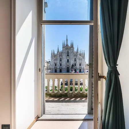 Duomo Cathedral View - Luxury Apartment Milan Exterior photo
